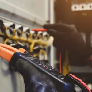 reparacion-profesional-en-instalaciones-eléctricas
